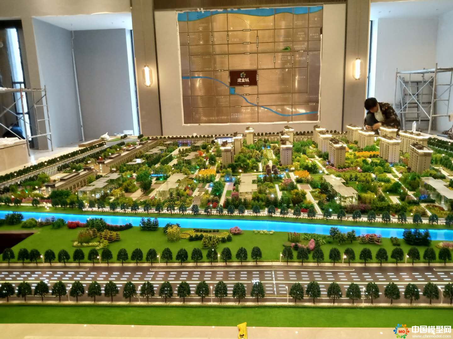 樓盤沙盤模型制作、別墅沙盤模型制作、城市規(guī)劃沙盤制作、建筑模型設(shè)計(jì)制作、工業(yè)模型設(shè)計(jì)制作、數(shù)字多媒體沙盤制作