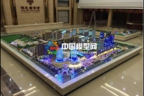 建筑模型是沙盤的一個部分，沙盤模型內(nèi)容更廣